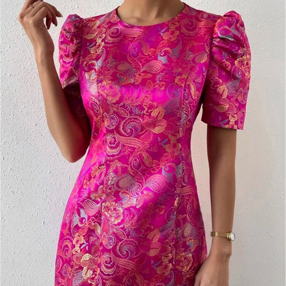 NEW- Never Worn- Puff sleeve, floral, print, form fitting dress.